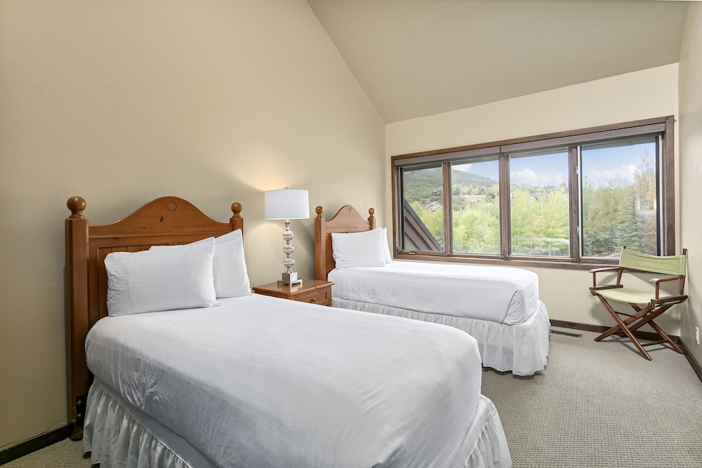Upper Telemark Drive Home at Deer Valley Resort - 7 Bedroom Home with Hot Tub #2960 7 Home