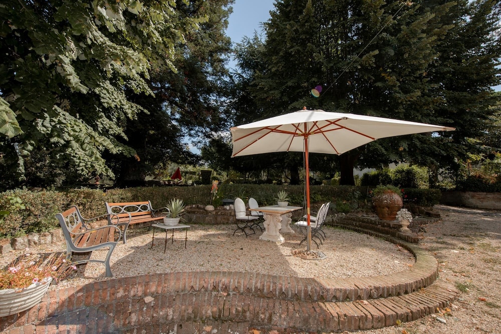 Enchanting Family Country House Near Rome view 3