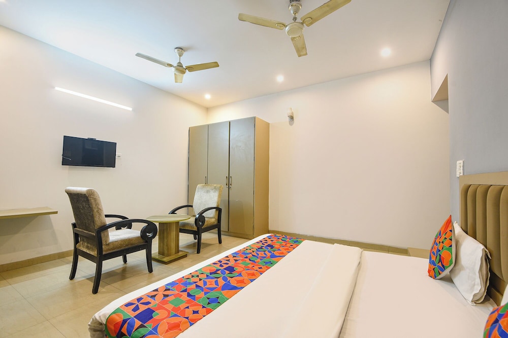 Fabhotel X Green Tree