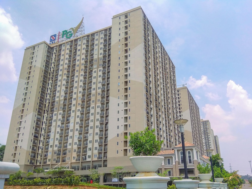 Enjoy and New Furnished Studio at Podomoro Golf View Apartment