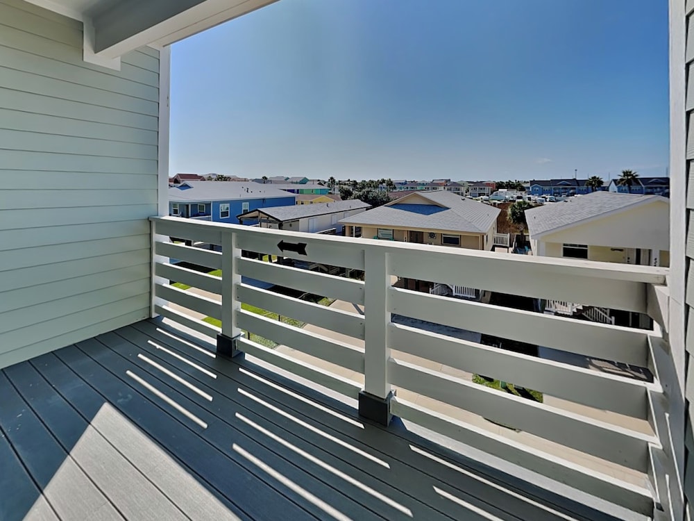 Port A's Flip Flops & Pop Tops by Silver Sands Vacation Rentals