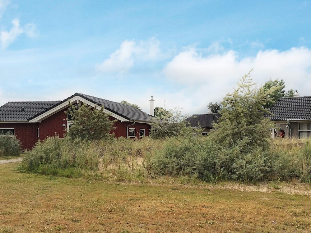 Pretty Holiday Home With View