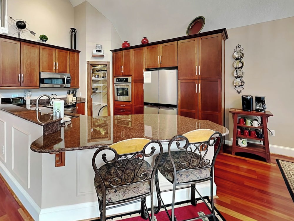 A Lakefront Paradise by Taylor Made Deep Creek