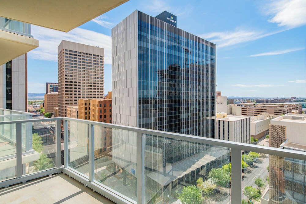 ROVE LIVING/KL - 44 Monroe