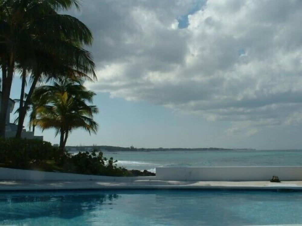 Hotel Delaporte Point Oceanfront Townhouse - Image 1