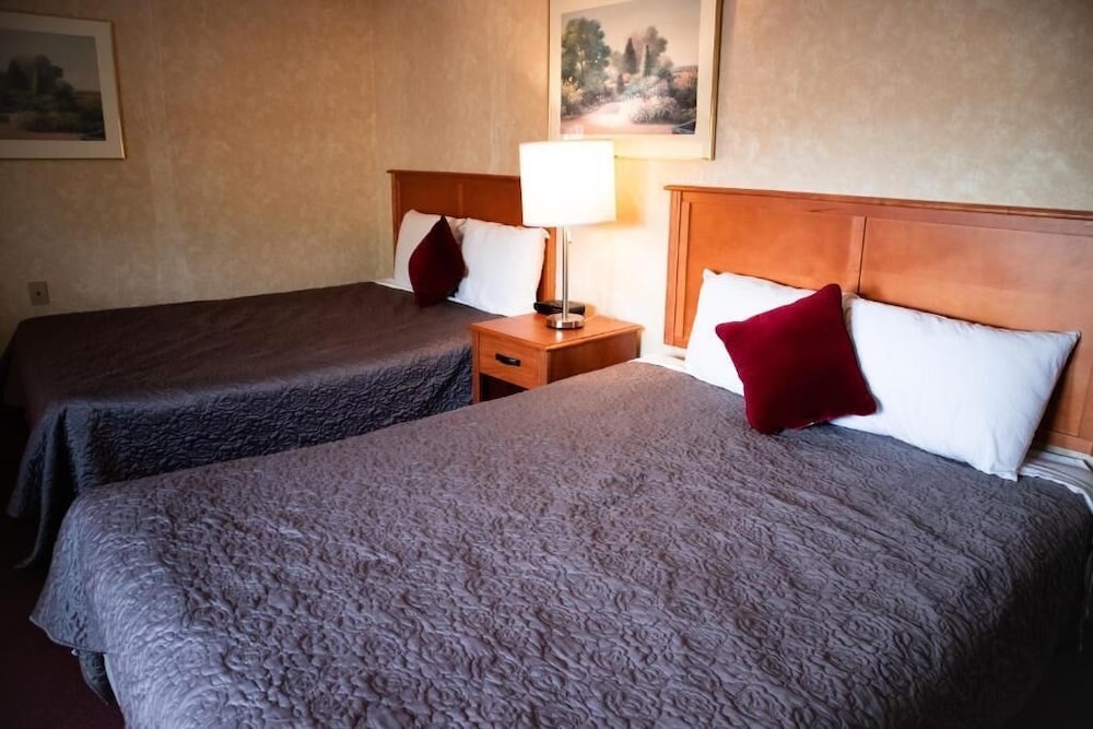 Guelph Vacations - Royal Inn and Suites at Guelph - Property Image 6