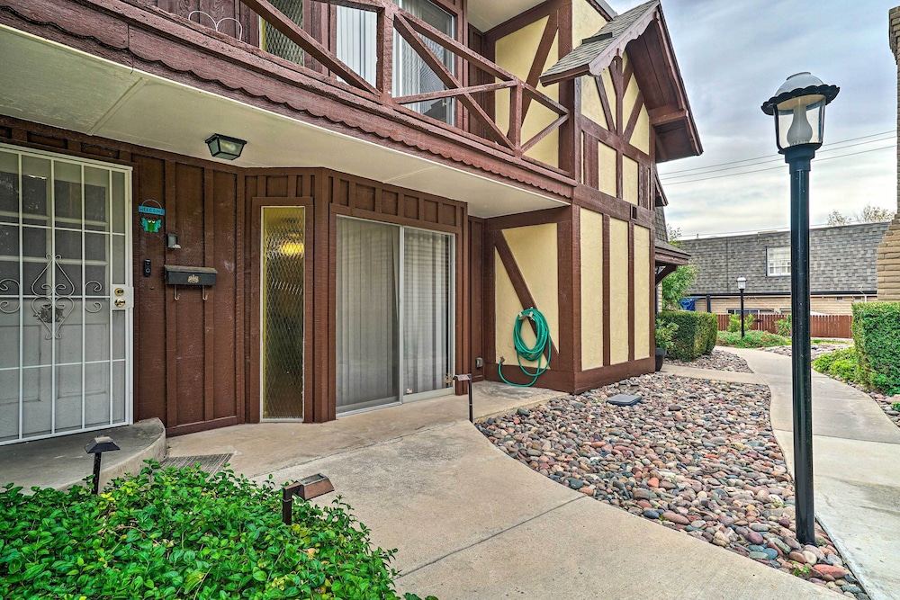 Cozy El Paso Condo w/ Patio ~ 7 Mi to Dtwn! view 5