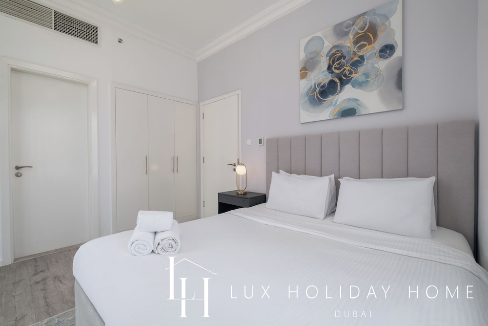 LUX The Ultimate Lake View Residence