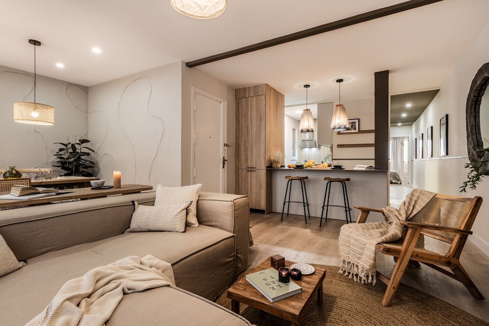 Andujar - 3 Bedrooms in Trafalgar