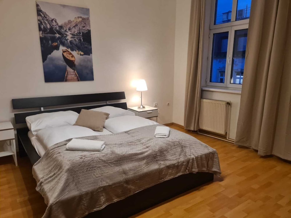 Modern 2BR Apt Near Wiener Stadthalle