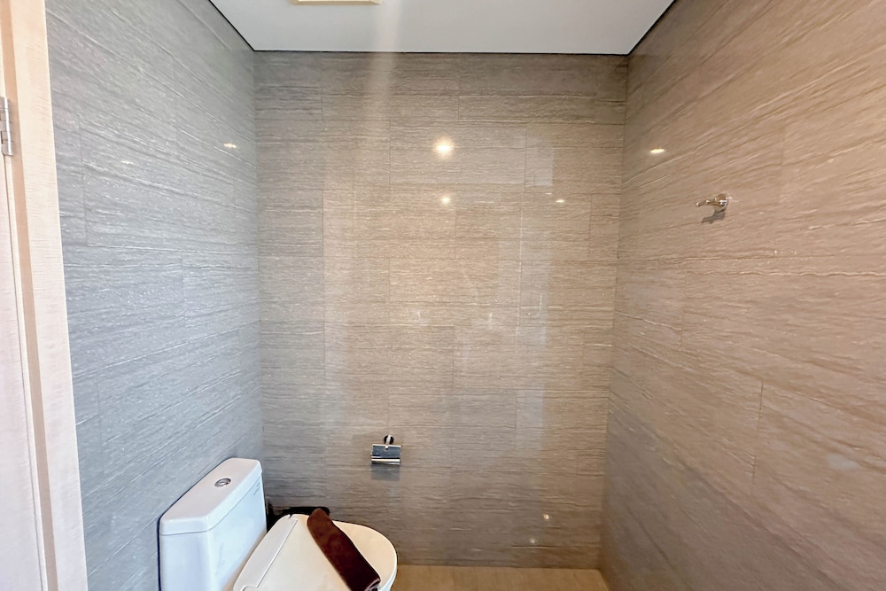 Spacious And Elegant 2Br At One East Penthouse & Residence Apartment