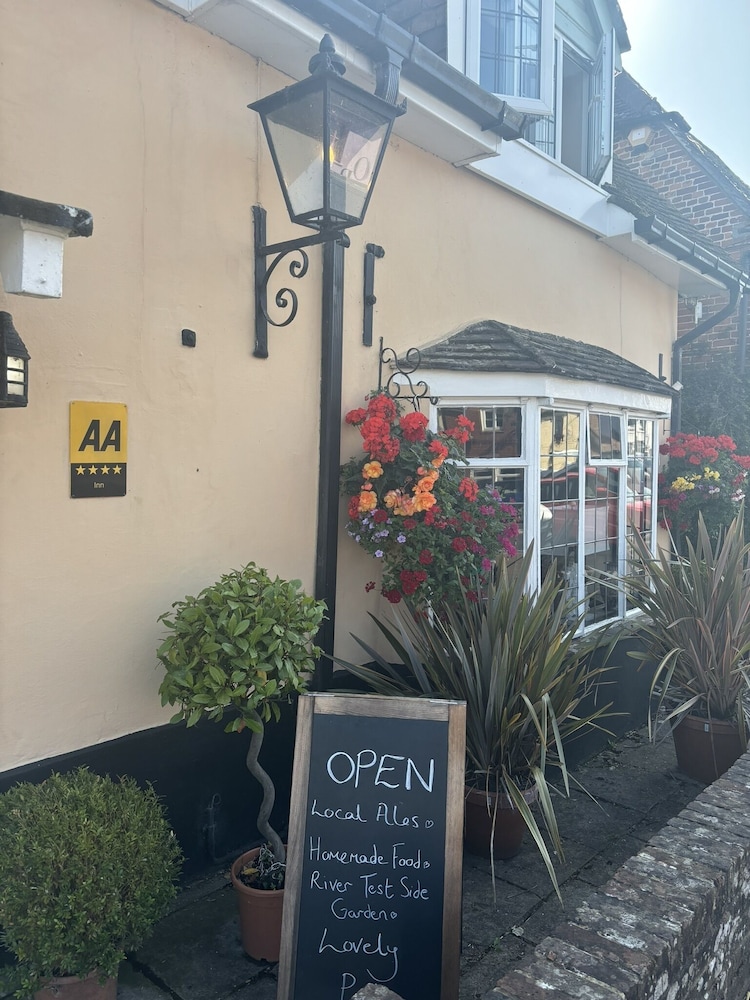 The Three Cups Inn