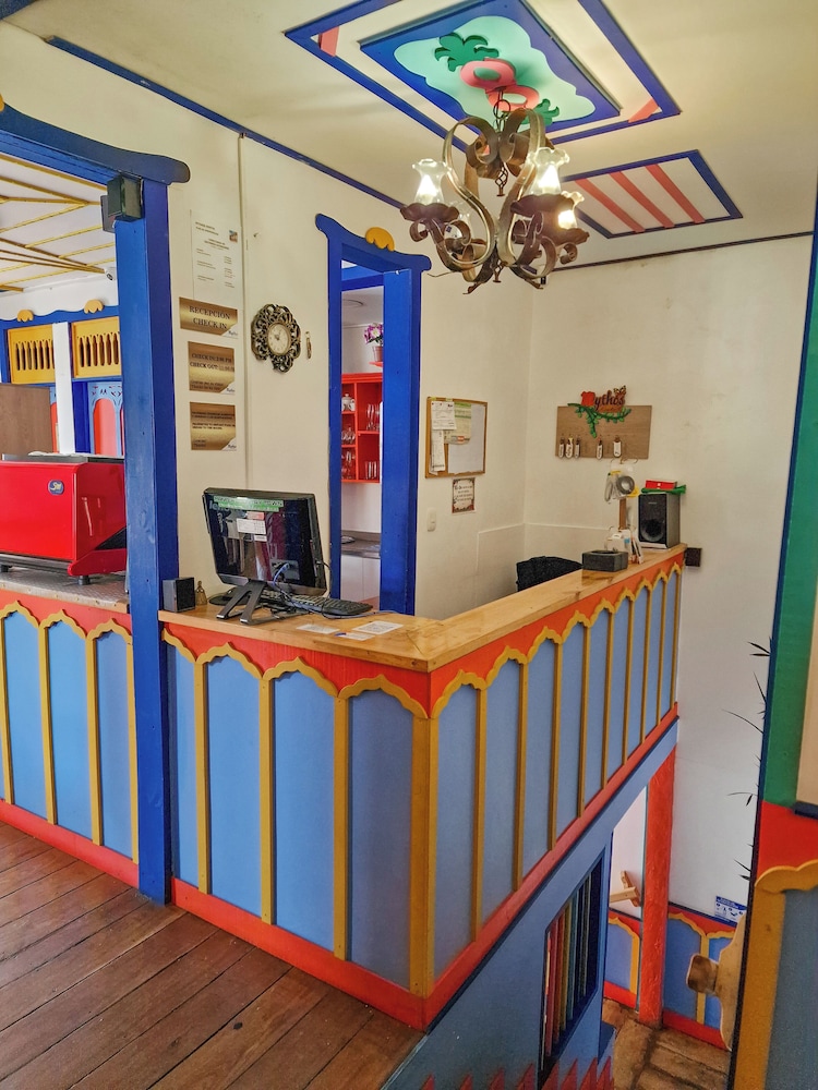 Hostal Mythos