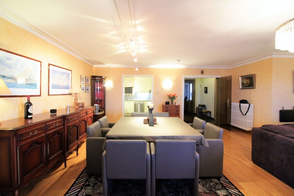 Apartment in Het Zoute Near Zeedijk Promenade