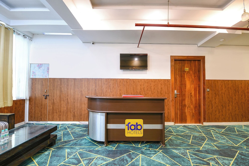 Fabhotel The Grand Paradise