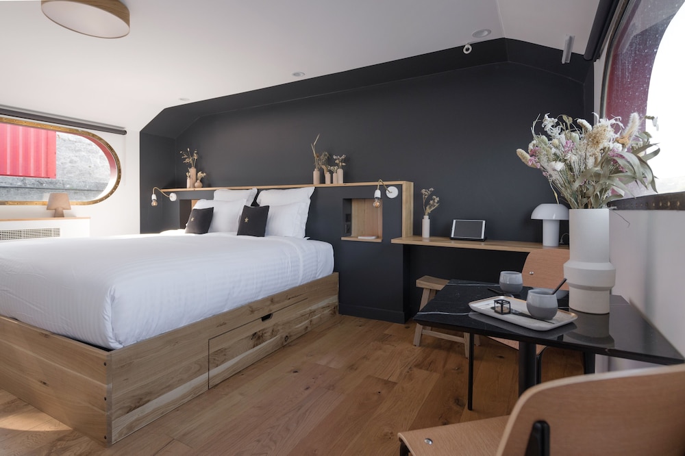 LA PENICHE - Bed And Bicycle - Tournon