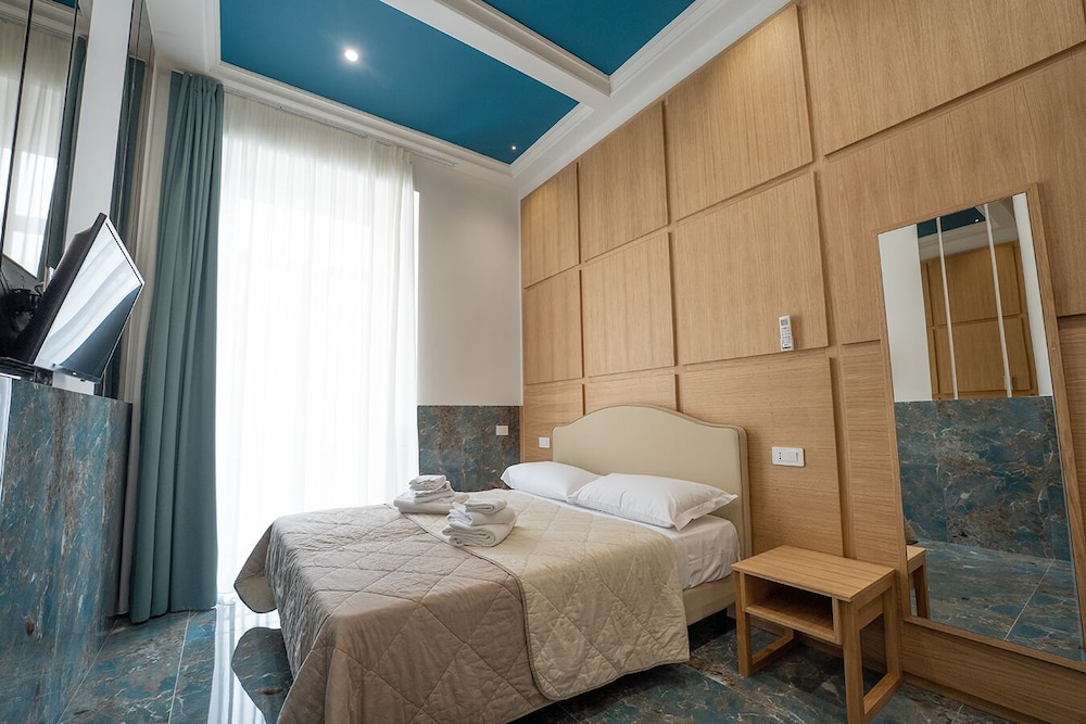 P.C. Boutique H. Napoli Centro by ClaPa Group Dislocated Hospitality