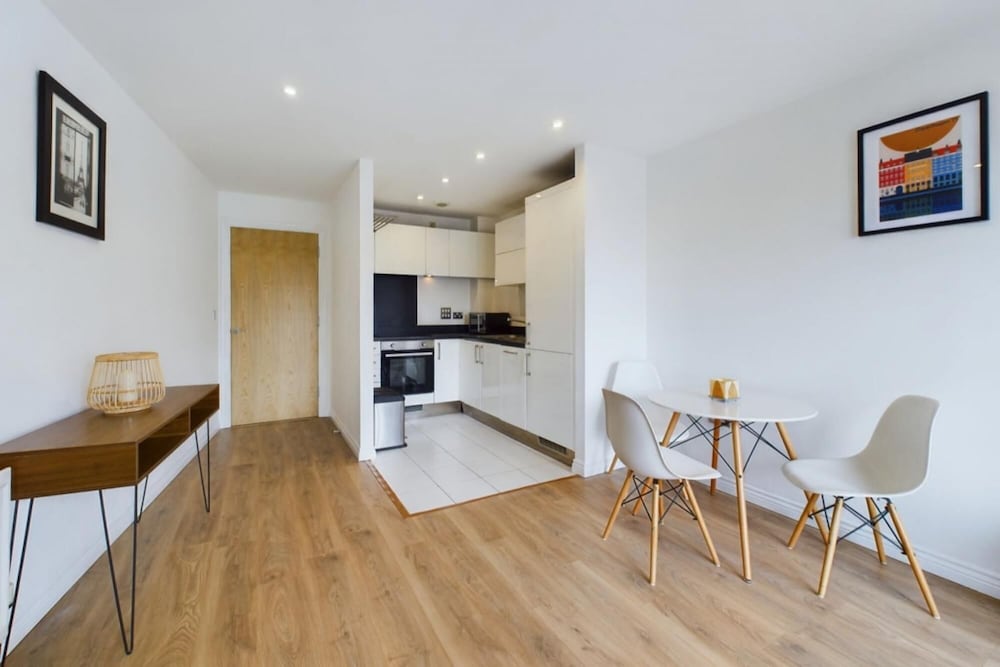 The Battersea Sanctuary - Classy 1bdr Flat With Terrace