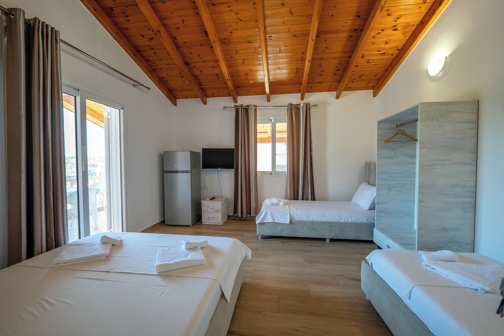 Sunny Villa