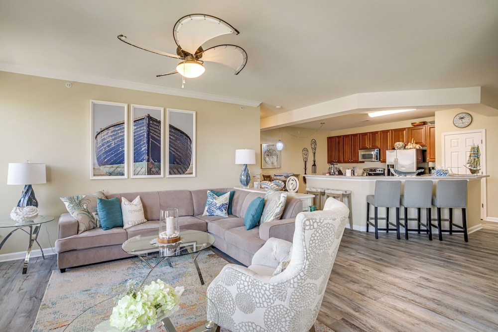 Walkable Condo w/ Drawbridge Views in Cambridge