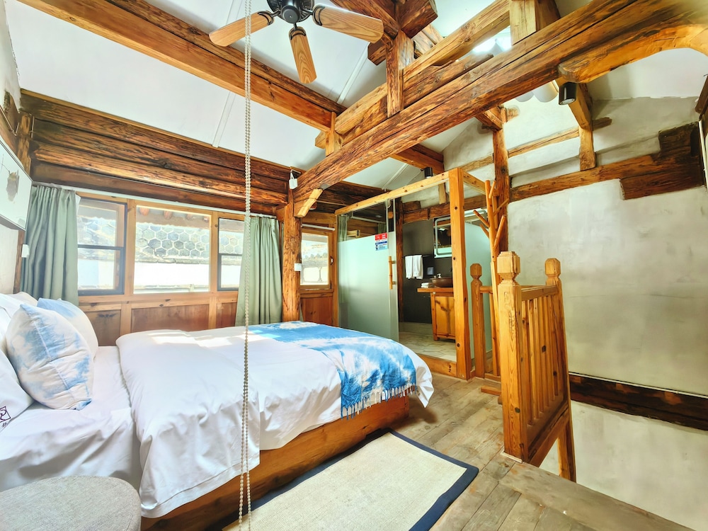 Jia Kedi Ancient House Cultural Homestay