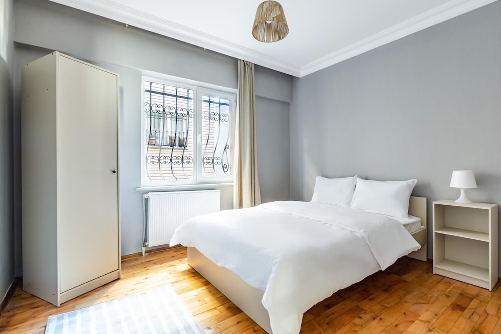 Fully Furnished Magnificent Flat in Uskudar