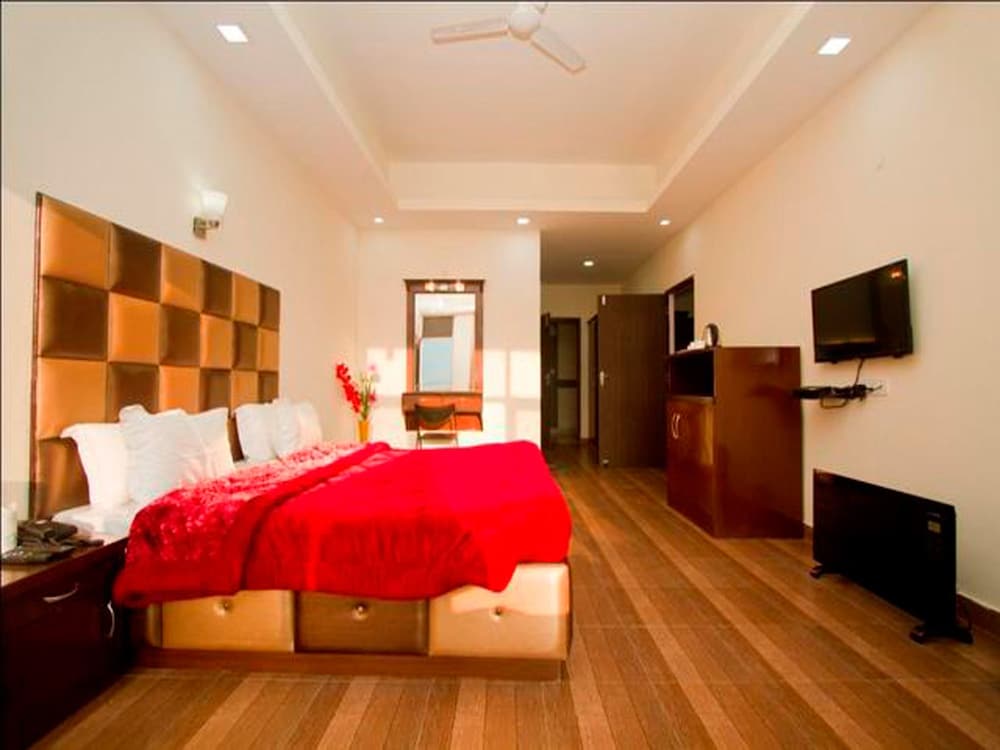 Snow Touch Resort (Shri Nath Group)
