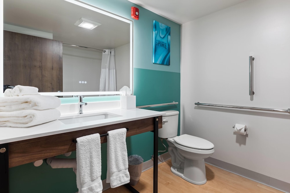 Wingate by Wyndham Geneva at SPIRE Academy