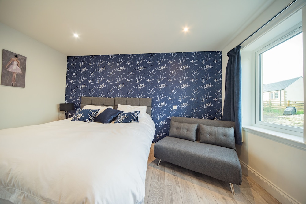 Stunning 1-bed Annex in Hawick view 5