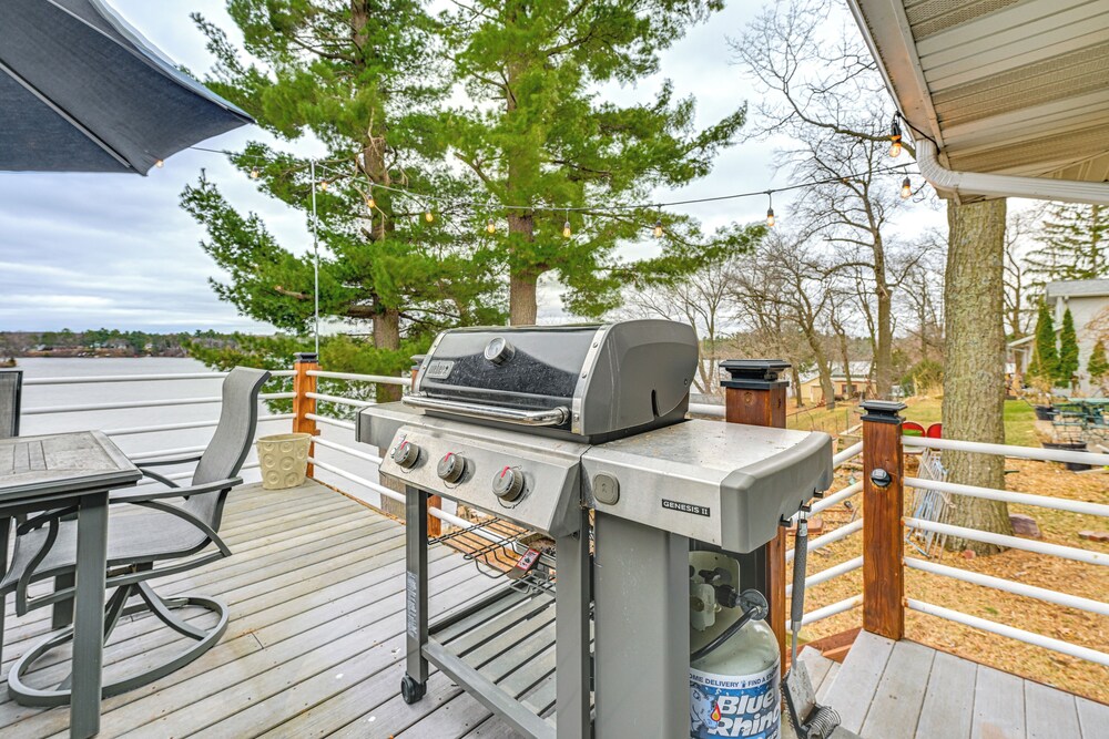 Dock, Deck & View: Lakefront Chippewa Falls Studio