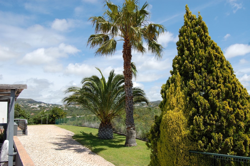 Charming 3-bedroom Villa With Wifi and Central Heating in Beautiful Santa Bárbar