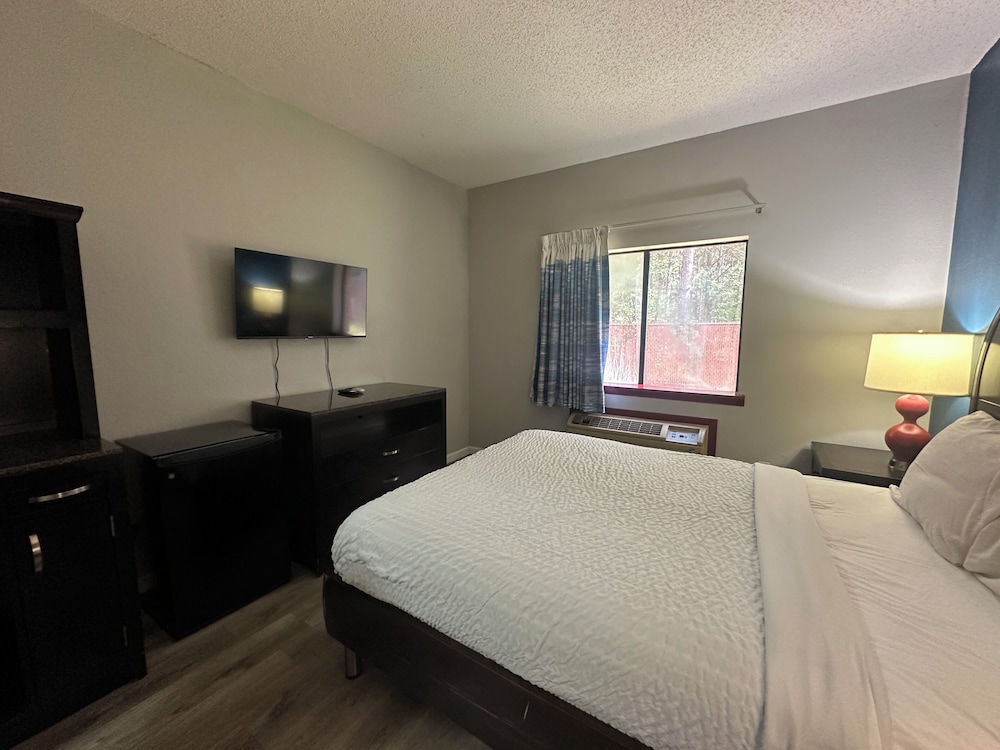 Budget Inn, Hwy 41