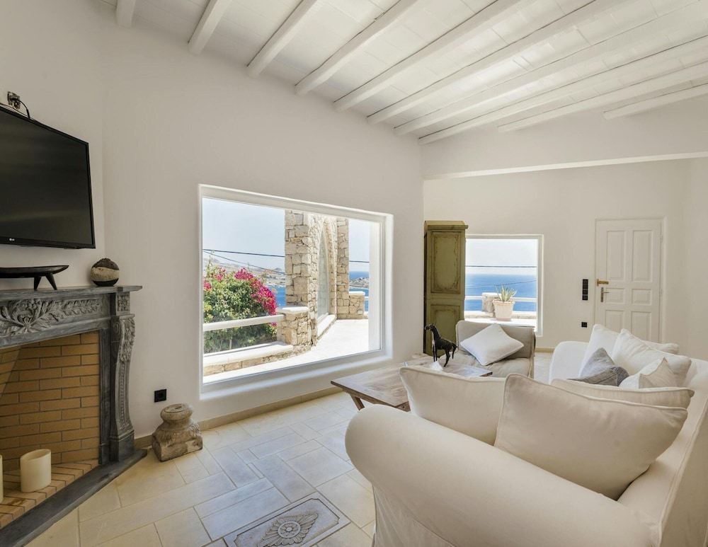 Unique Cycladic Villa With Pool