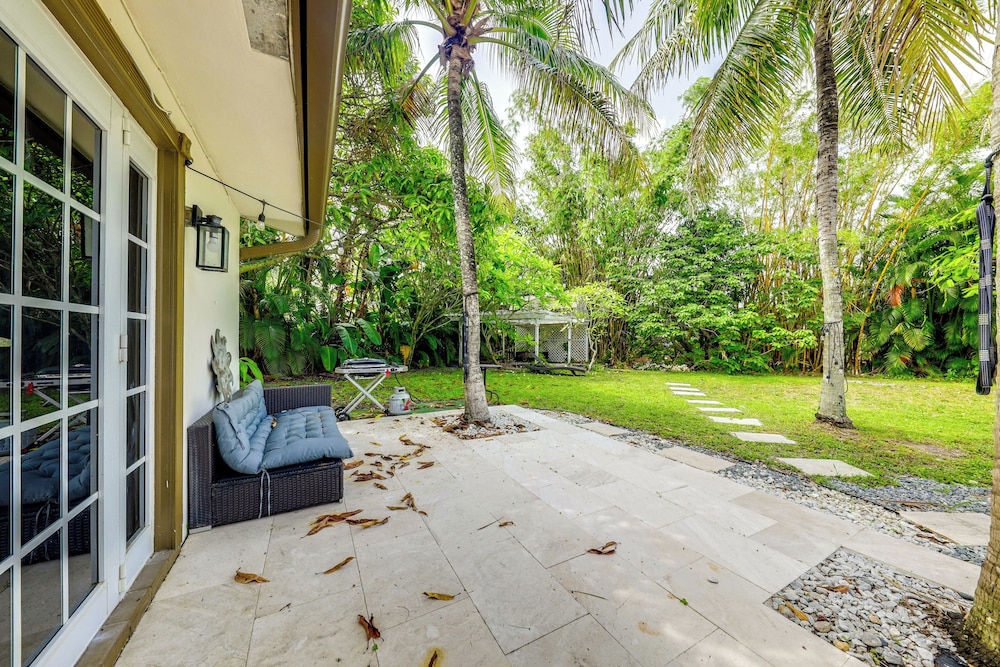 Fishing Dock & Canal Views: Fort Lauderdale Home!