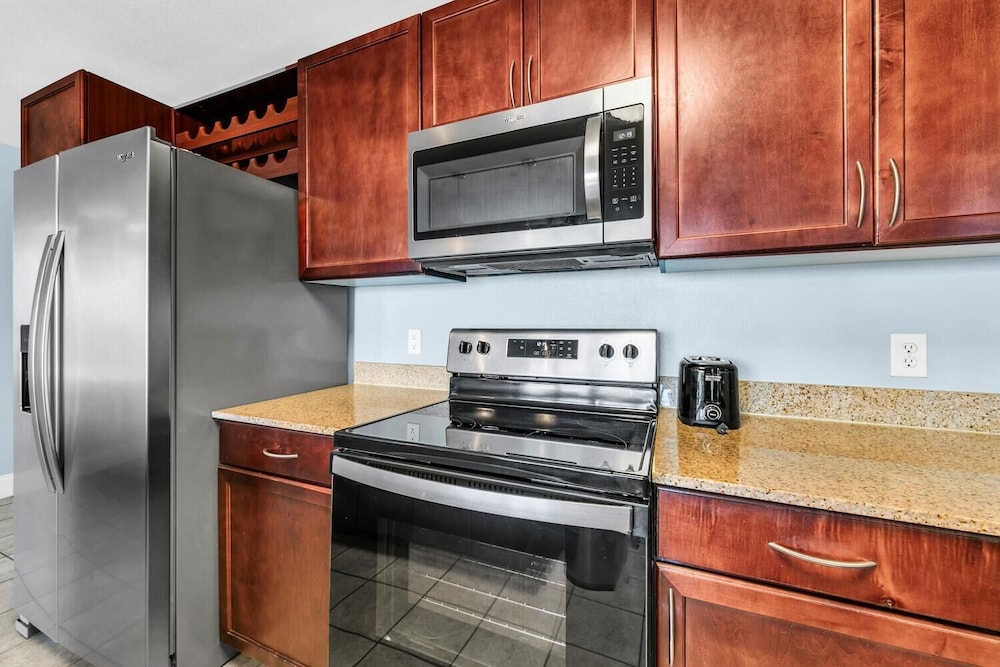 Laketown Wharf 317