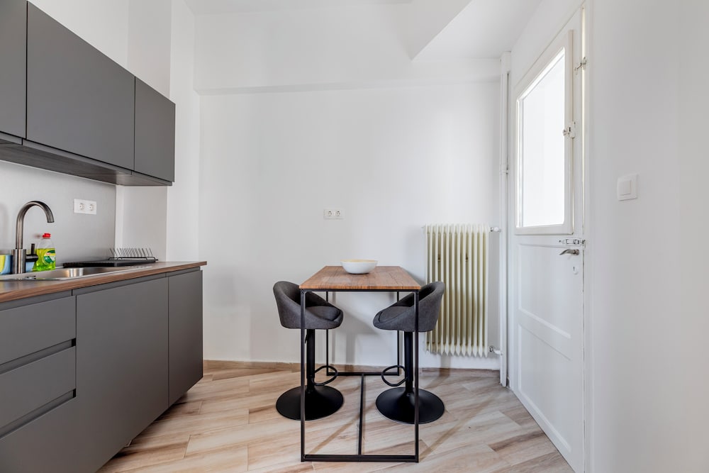 Arco - 2-BR Apt in the Heart of Athens