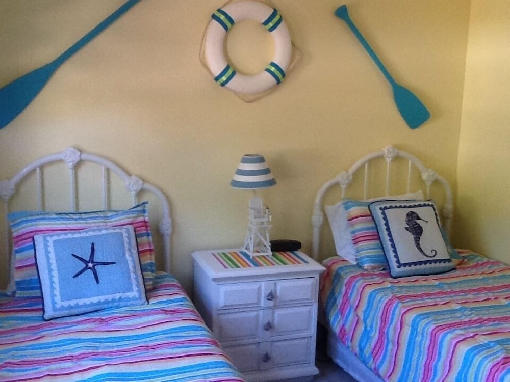 Charming East Falmouth Home: Walk to Private Beach