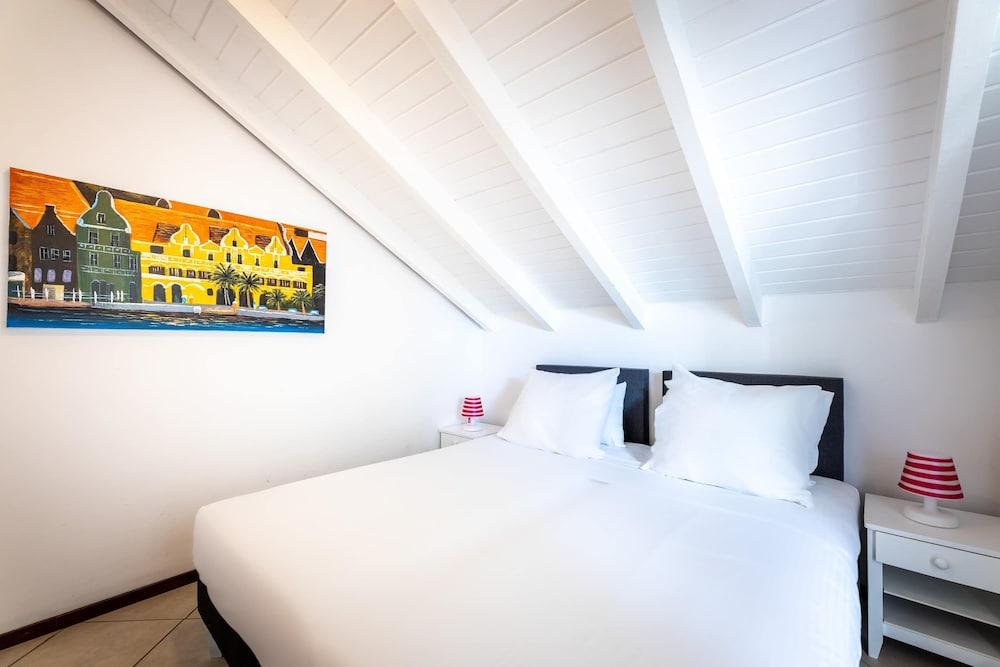 Spanish Water Marina Triple Penthouse