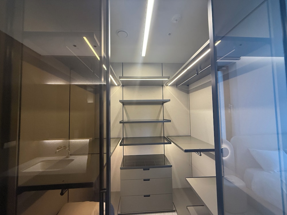 Caelum Black Gangnam Luxury Apt
