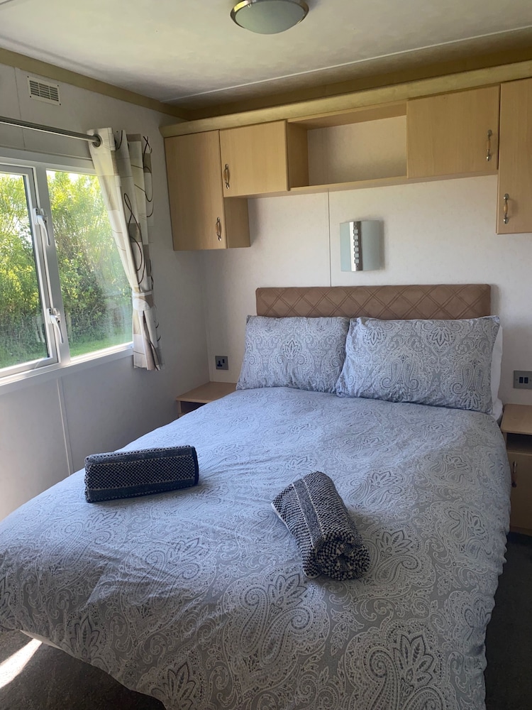 Coastal Chalet in Tudweiliog, Pwllheli