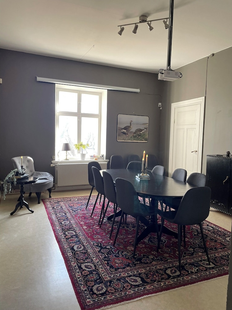 Tullesbo Sätesgård