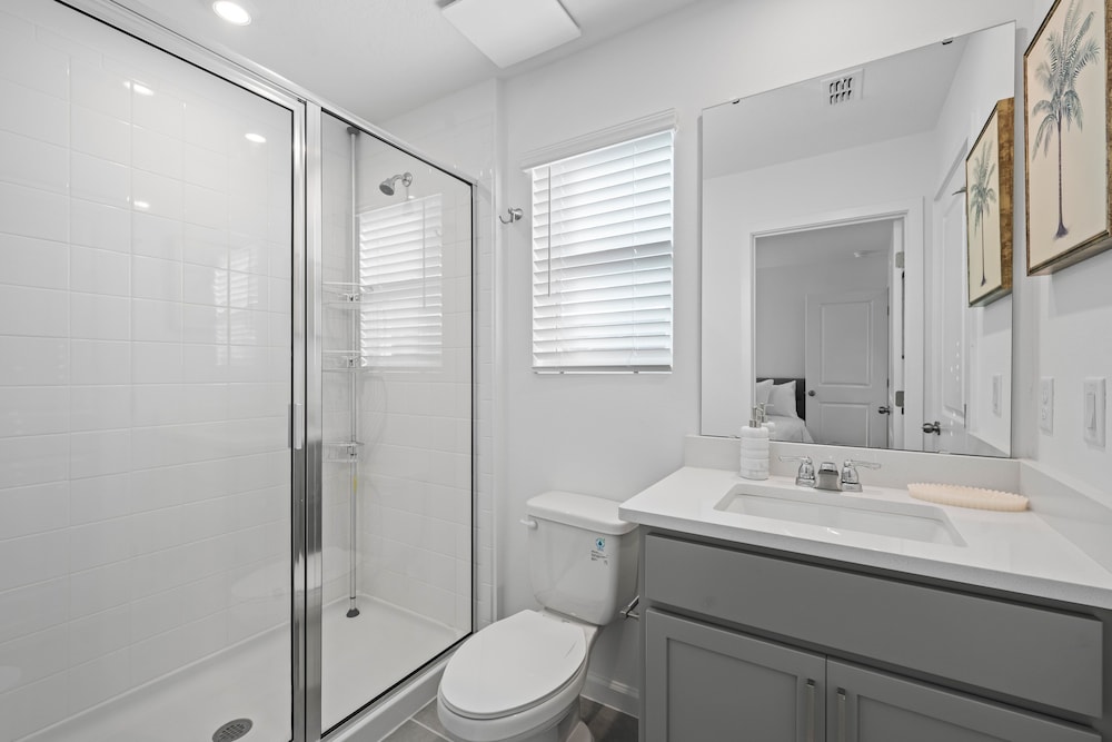 Light Welcoming Fun Resort Home Sleeps 20