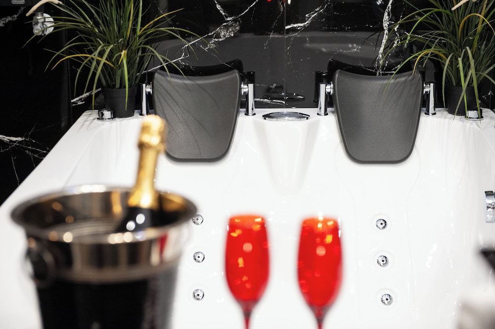 Farnese Jacuzzi Apartment
