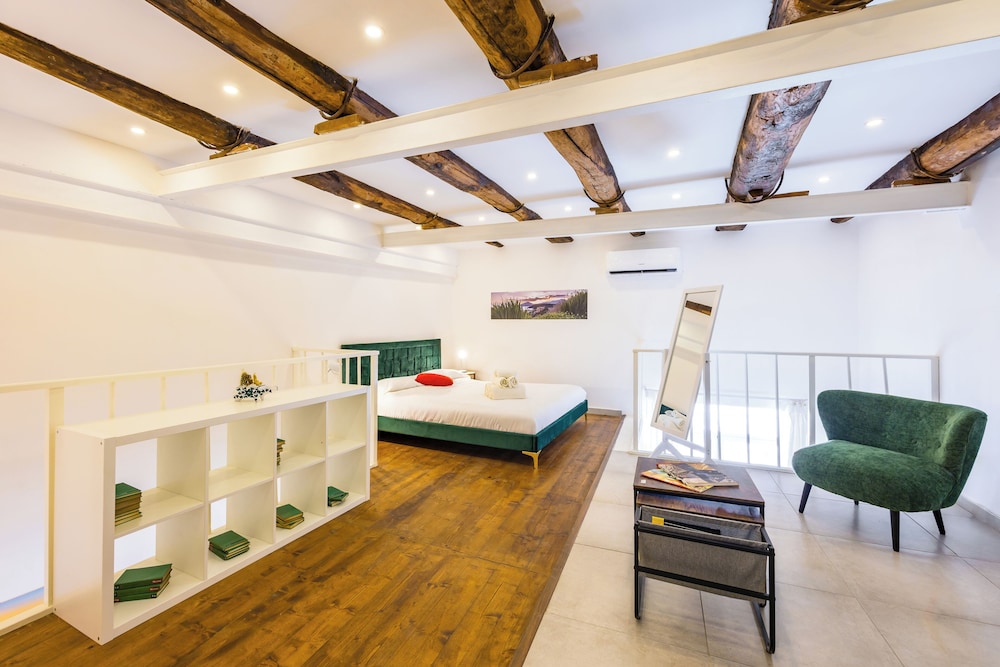 Toledo Heights by Napoliapartments