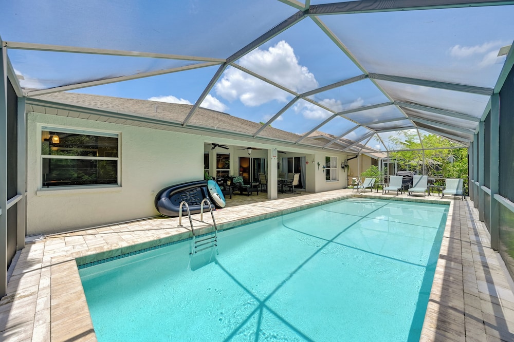 Resort Community Escape: Naples Home 5 Mi to Beach