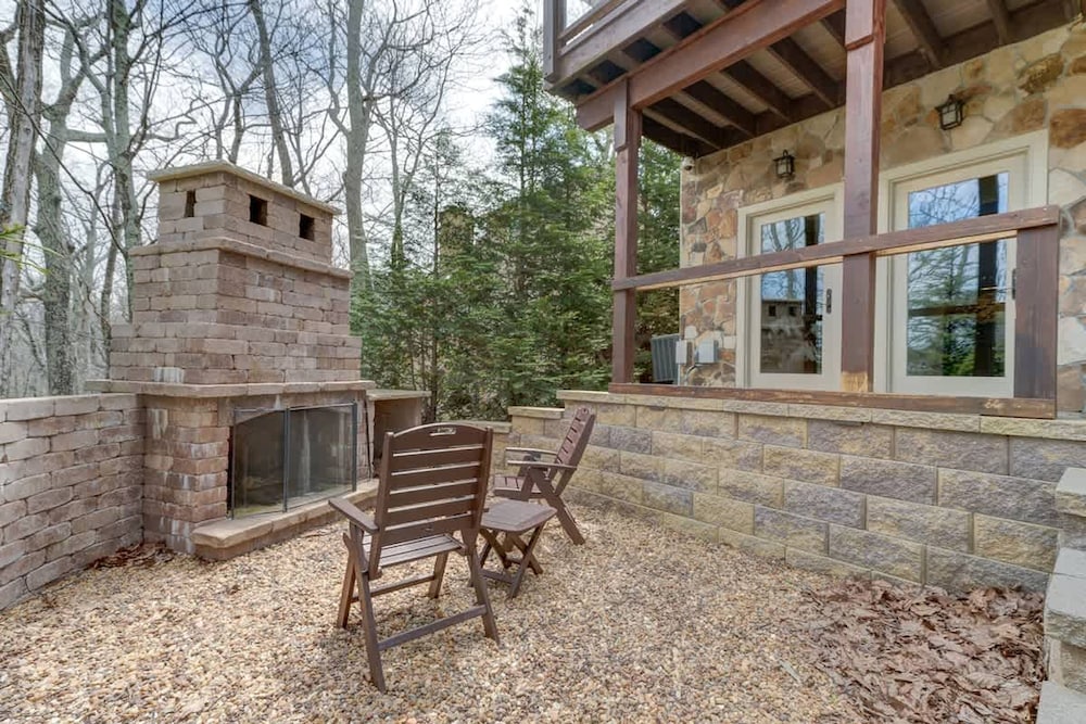 New Ski-in Ski-out Hot Tub Fire Pit Spa