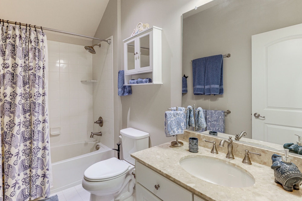 Communal Pools, 6 Mi to Bethany Beach! Family Home