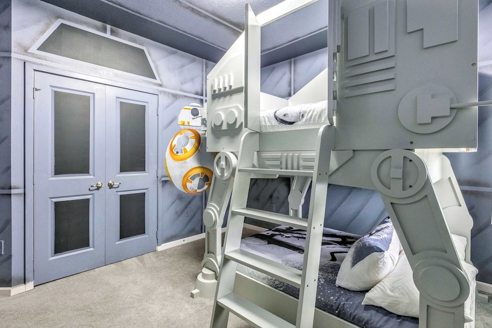 Upstay: Themed Family Home w Pool & Games Room