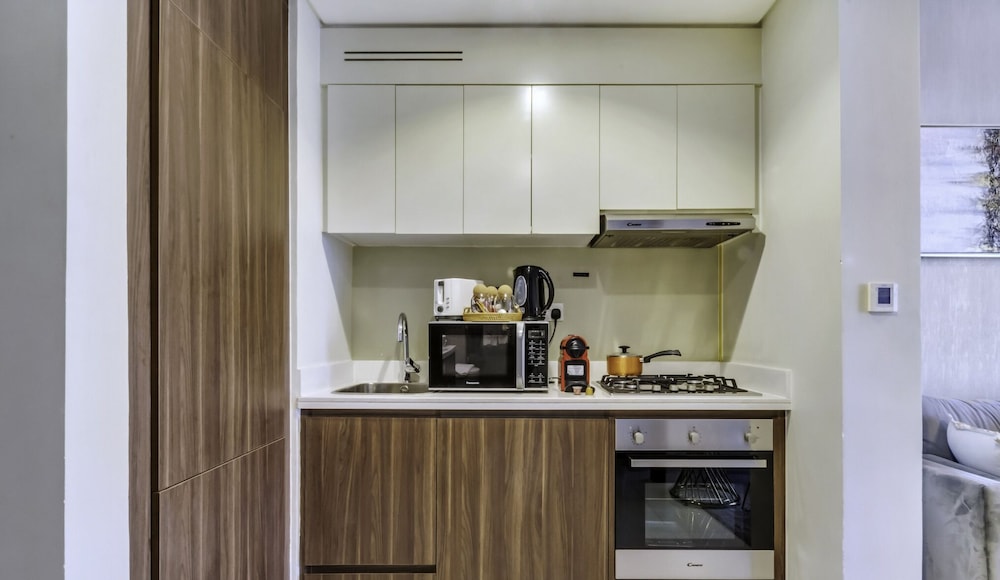 Manzil-1BR w Canal View near Dubai Mall