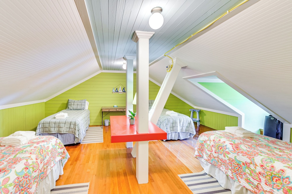 5 Mi to Beach: Spacious Home on Hilton Head Island